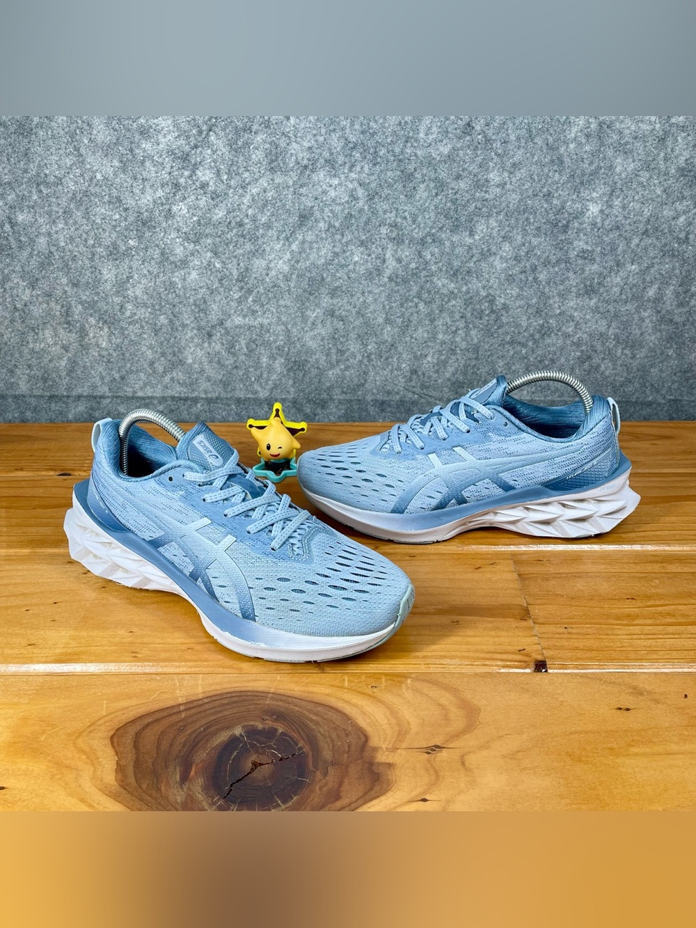 ASICS Novablast 2 Womens 9 Thunder Blue Soft Sky Athletic Running Shoes 1012B049